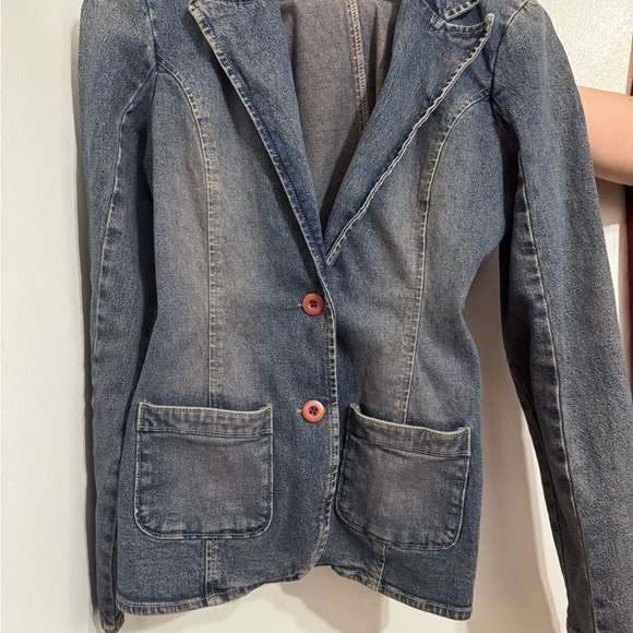 Rubbish Blue Jean Jacket with Tailored Design - Picture 2 of 5